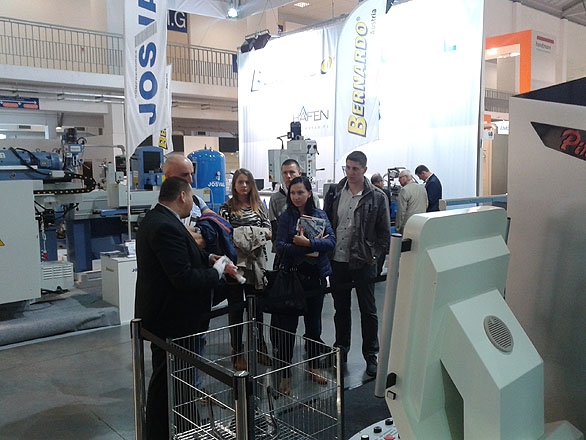 machtool_26.jpg machtool_26.jpg